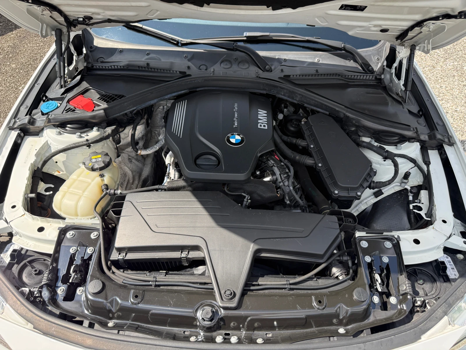 BMW 320 XDrive 4x4, 190hp, B47, Пера, снимка 13 - Автомобили и джипове - 55193753