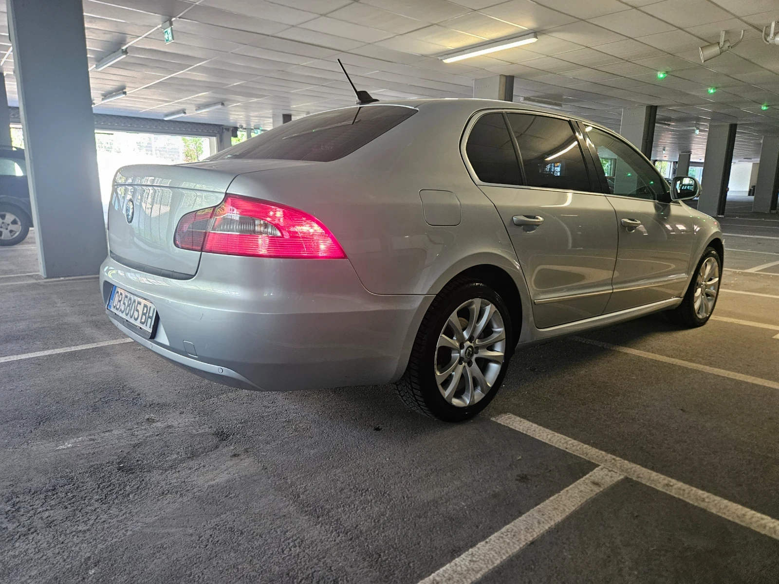 Skoda Superb 1.8 TSI, снимка 6 - Автомобили и джипове - 55197791