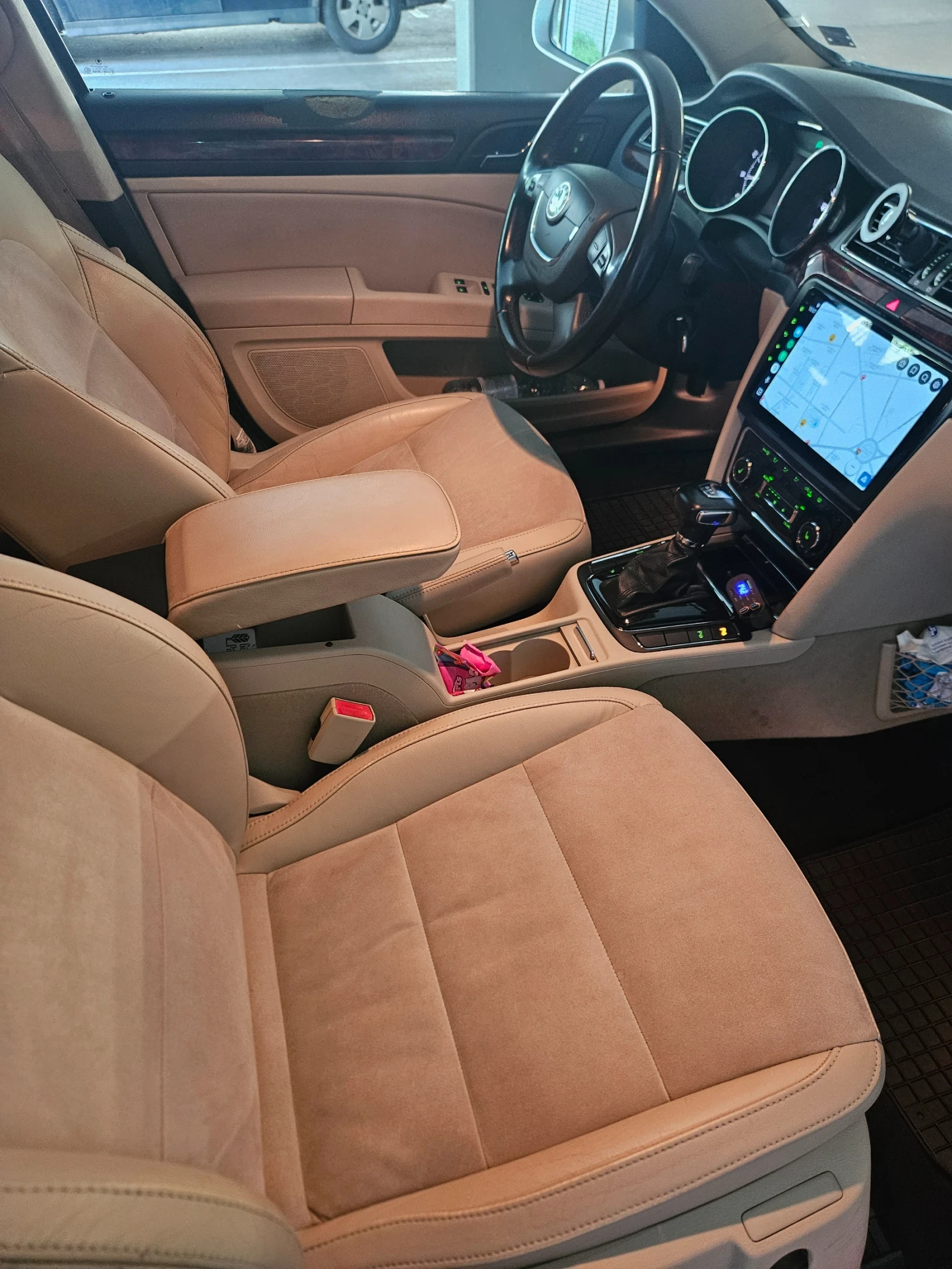 Skoda Superb 1.8 TSI, снимка 15 - Автомобили и джипове - 55197791