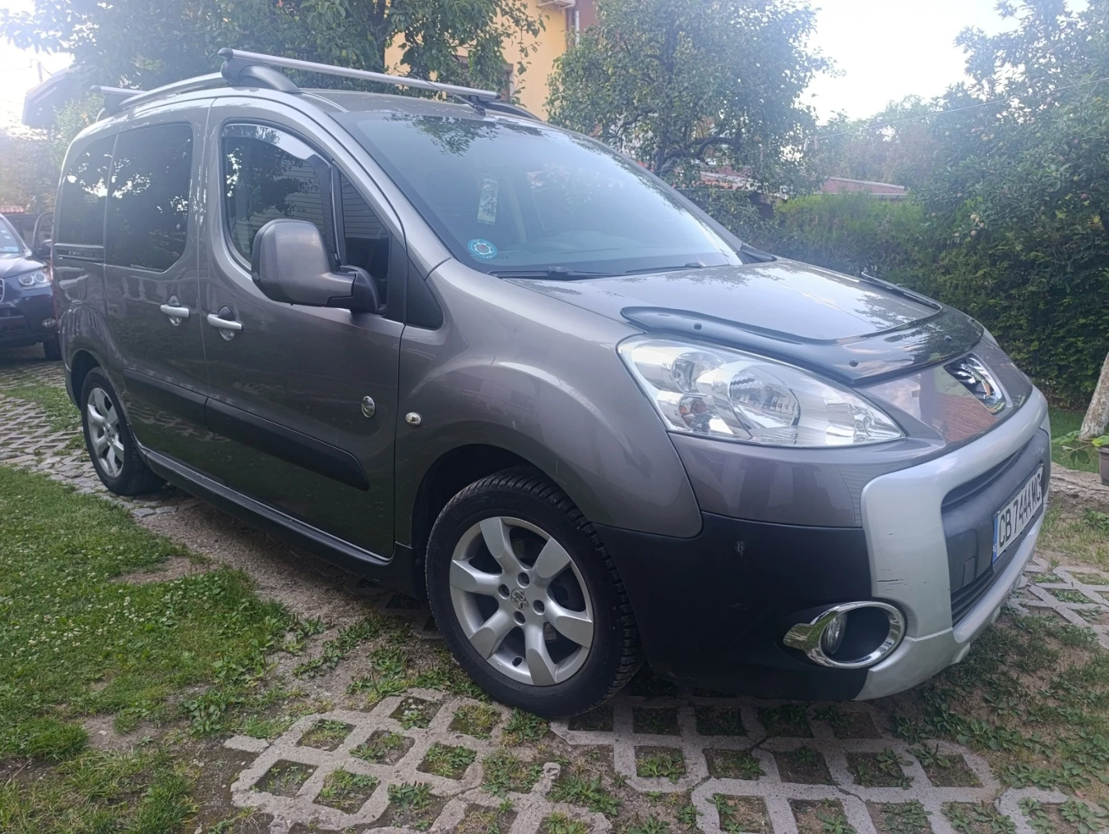Peugeot Partner TEPEE 1.6 HDI, снимка 11 - Автомобили и джипове - 55350854