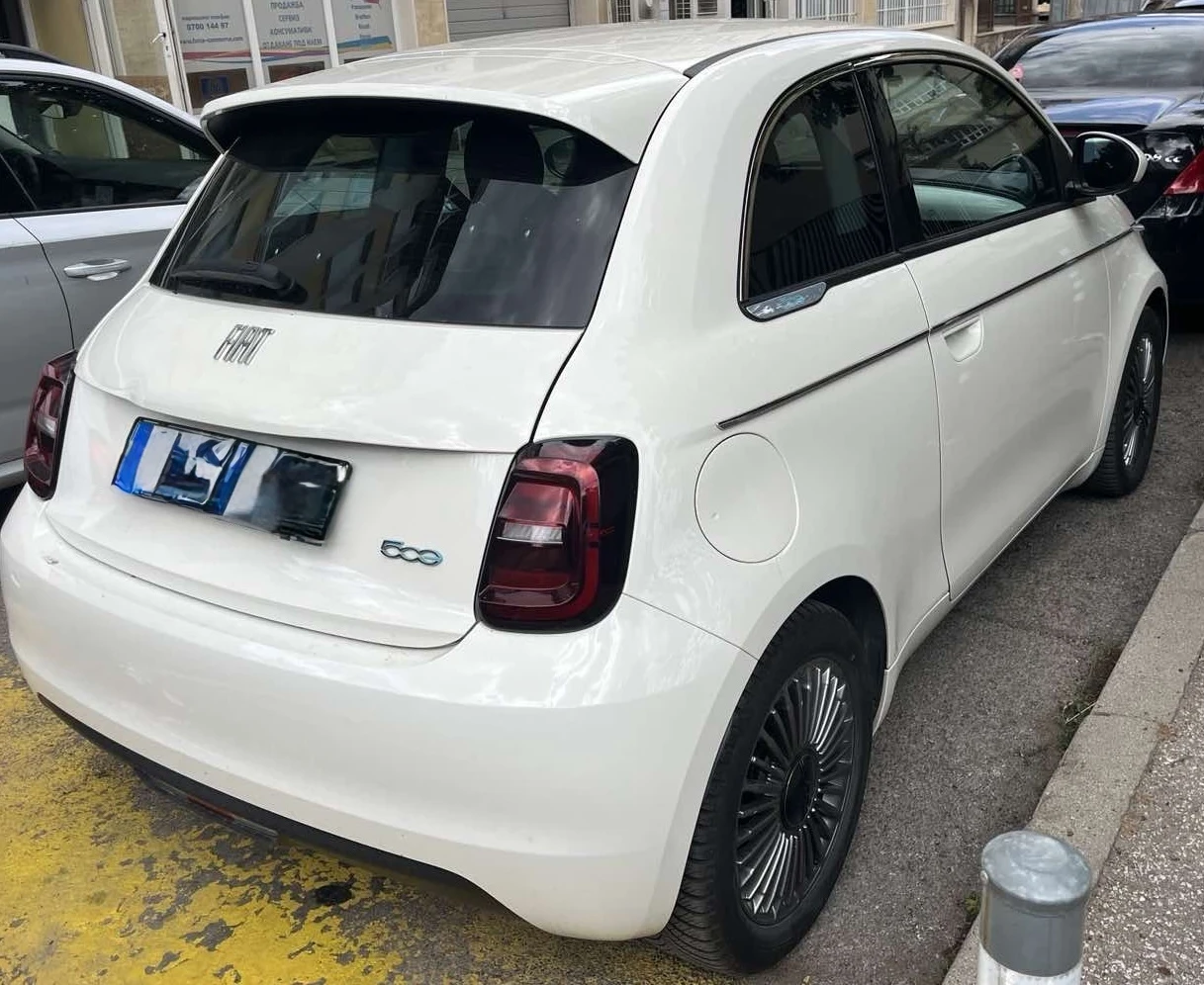 Fiat 500e Голяма батерия 42 kWh в гарация, обслужена, снимка 5 - Автомобили и джипове - 56206349