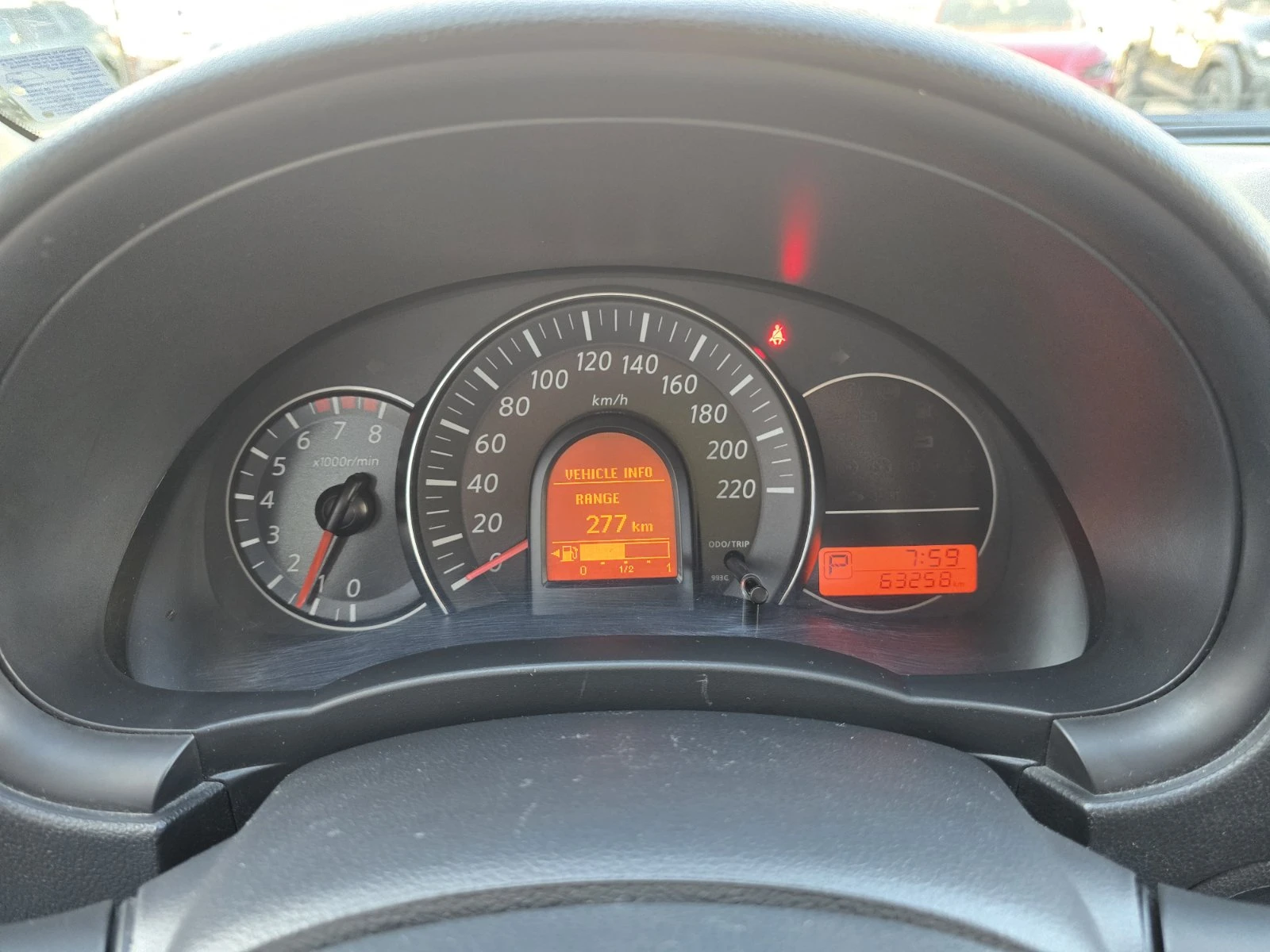 Nissan Micra 1.2 TCe 80hp EDC, снимка 8 - Автомобили и джипове - 55559822