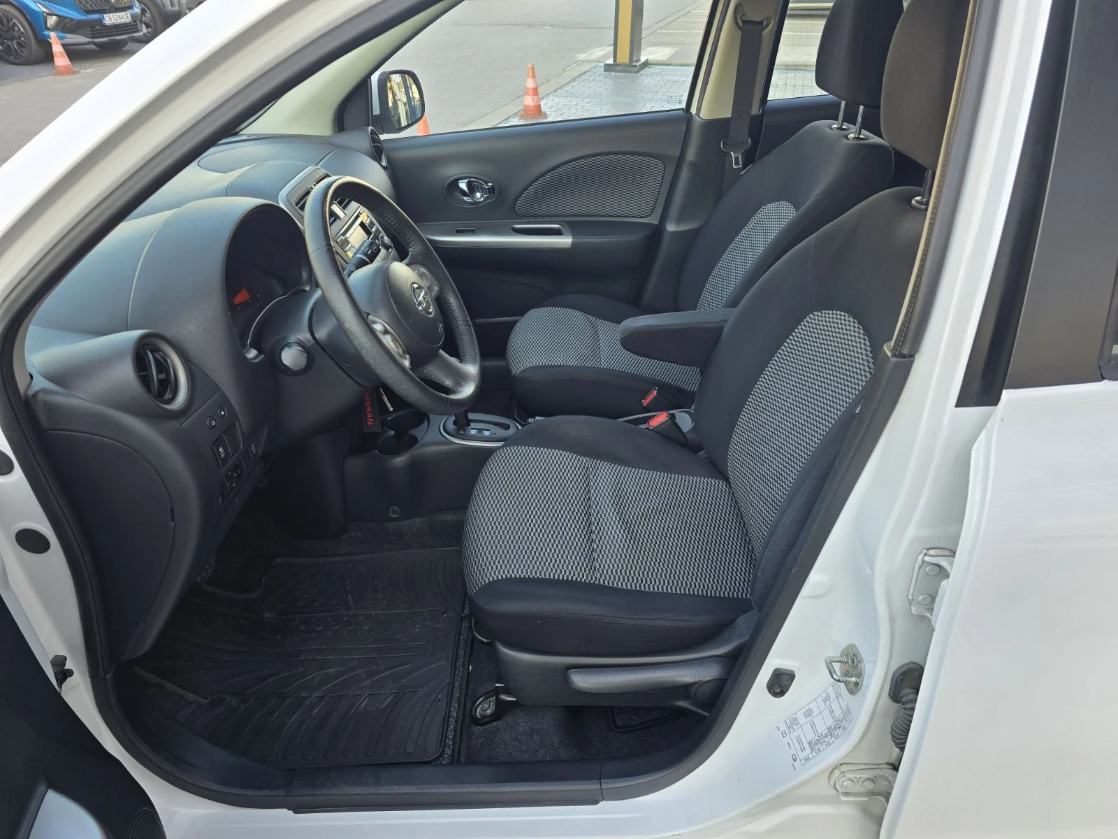 Nissan Micra 1.2 TCe 80hp EDC, снимка 13 - Автомобили и джипове - 55559822