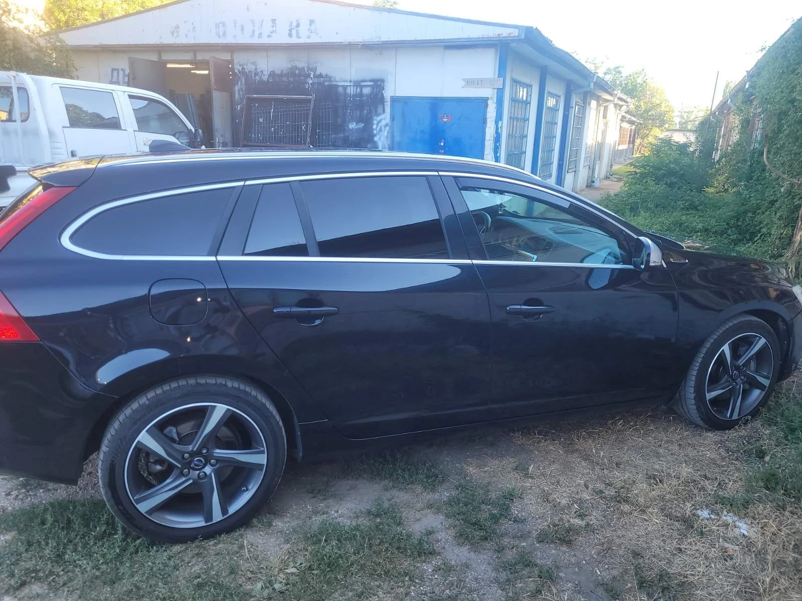 Volvo V60 2.4 D6 Twin Engine (288 кс) Plug-in Hybrid AWD , снимка 5 - Автомобили и джипове - 55752884