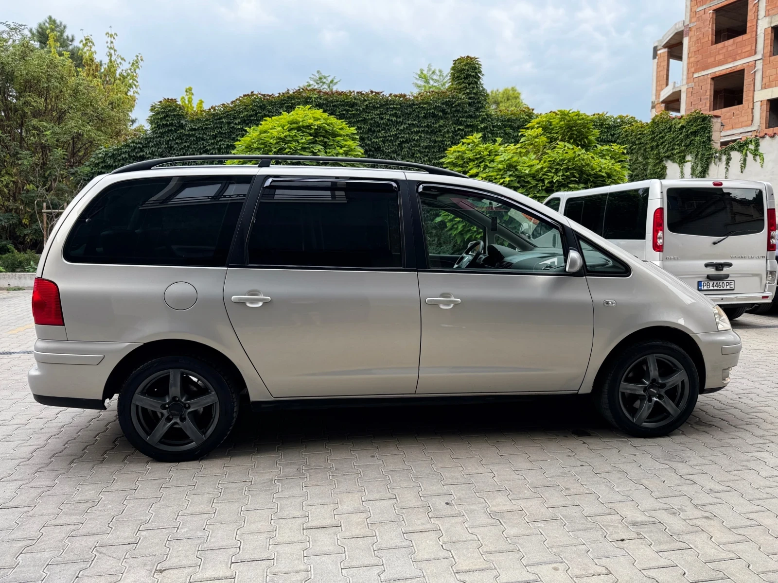 VW Sharan 1.9 131кс FACELIFT, снимка 6 - Автомобили и джипове - 55793214