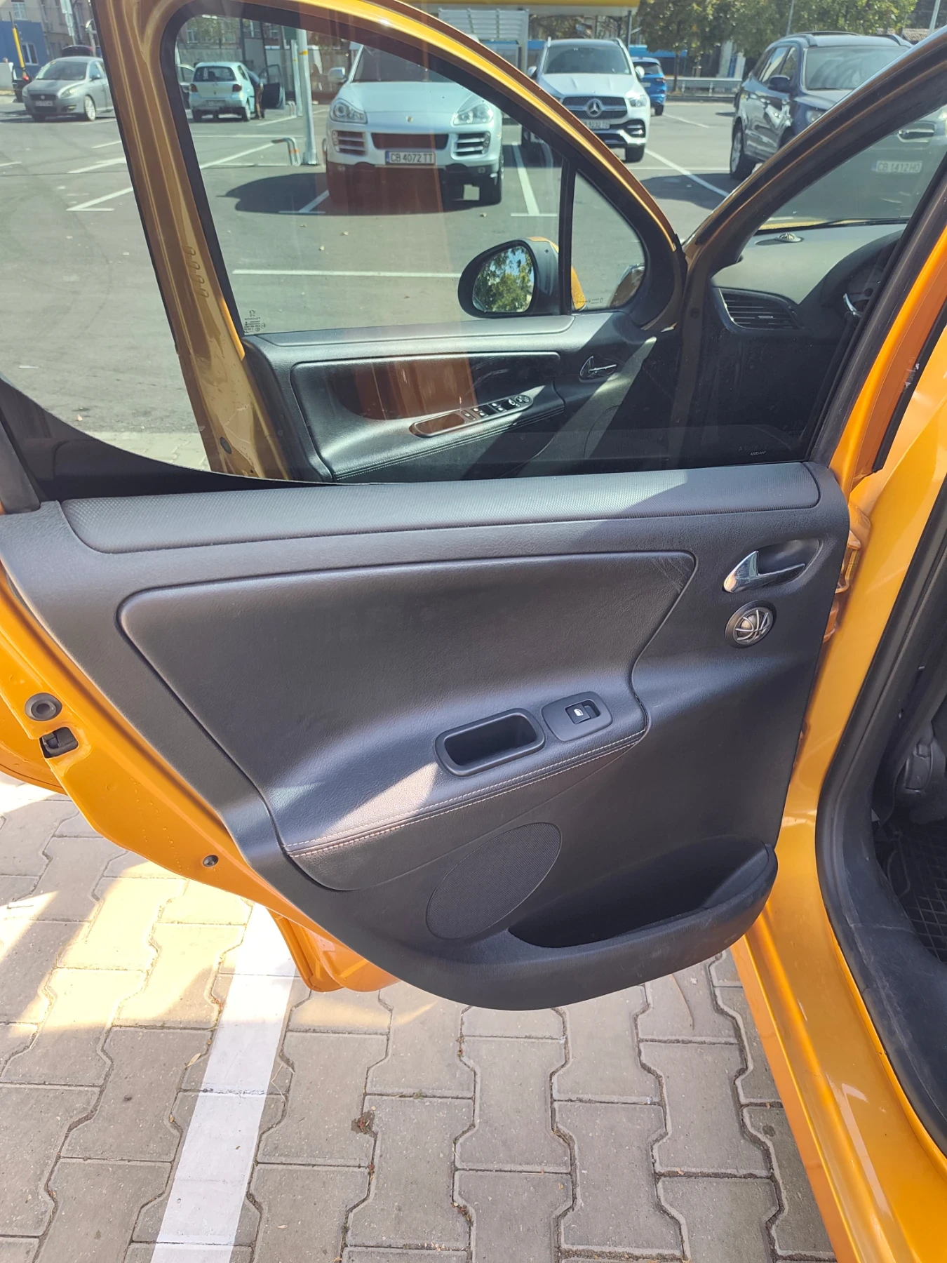 Peugeot 207, снимка 12 - Автомобили и джипове - 56584257