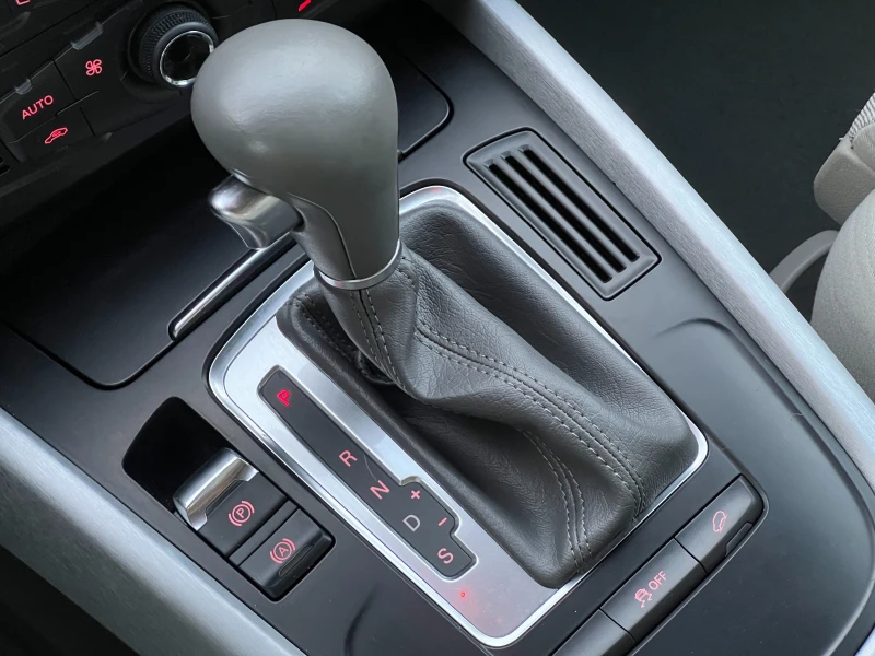 Audi Q5 2.0TDi quattro ПРОЧЕТИ ОПИСАНИЕТО, снимка 10 - Автомобили и джипове - 51500951