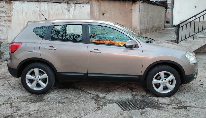 Nissan Qashqai 2.0i 141к.с Уникат! , снимка 6 - Автомобили и джипове - 53580400