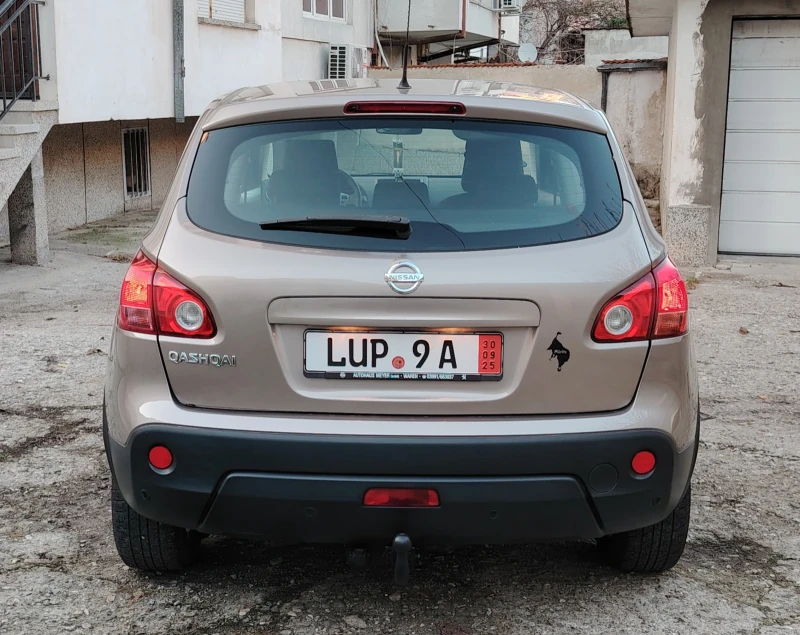 Nissan Qashqai 2.0i 141к.с Уникат! , снимка 8 - Автомобили и джипове - 52763201