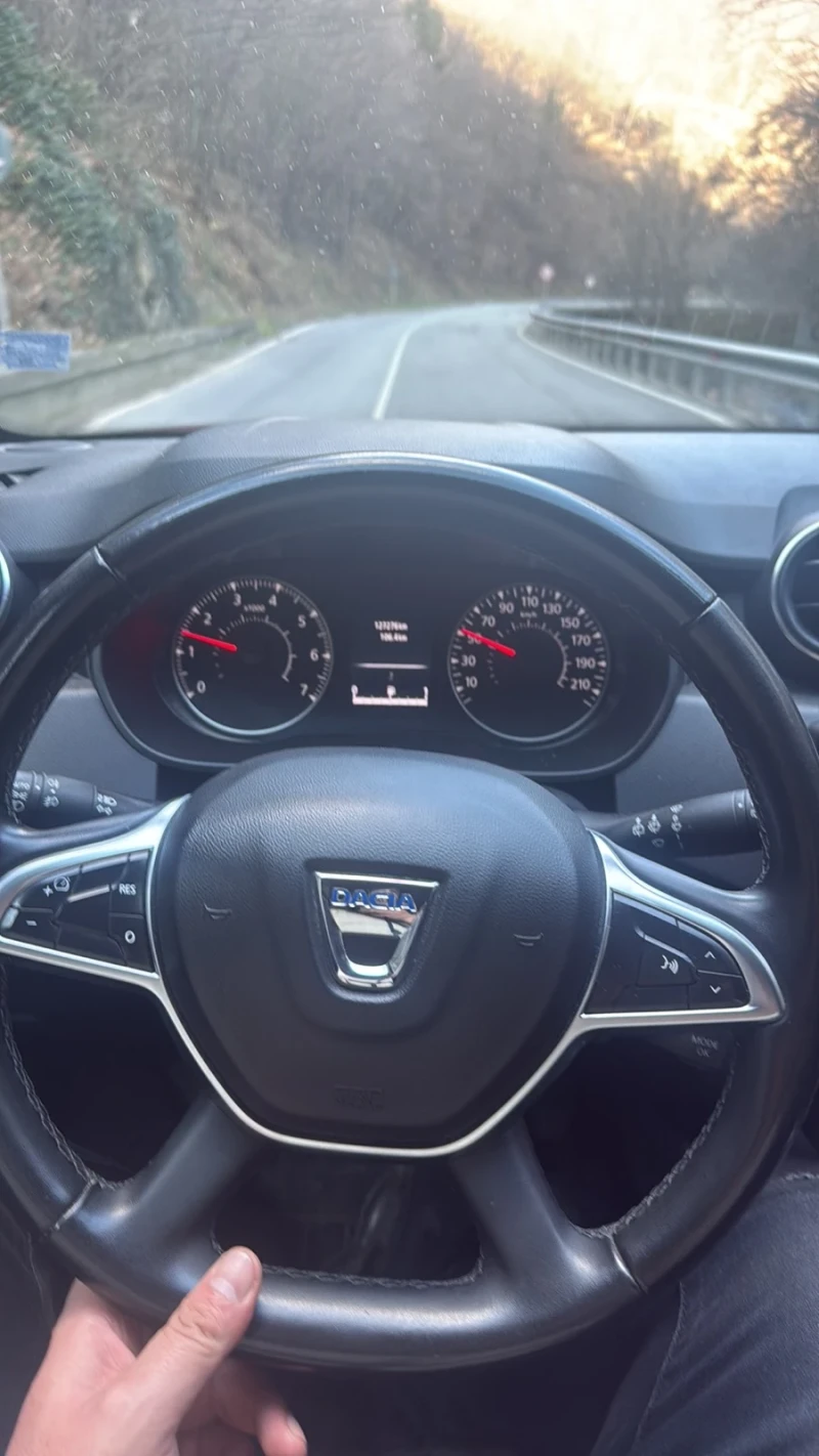 Dacia Duster, снимка 4 - Автомобили и джипове - 53114957