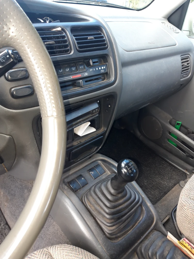 Suzuki Grand vitara, снимка 4 - Автомобили и джипове - 53240473