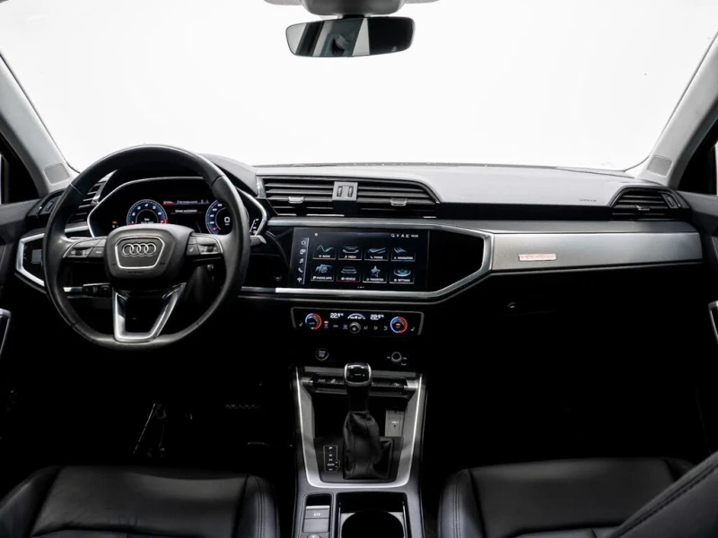 Audi Q3 Technik* 45 TFSI* АвтоКредит* (ЦЕНА ДО БГ), снимка 12 - Автомобили и джипове - 53431324