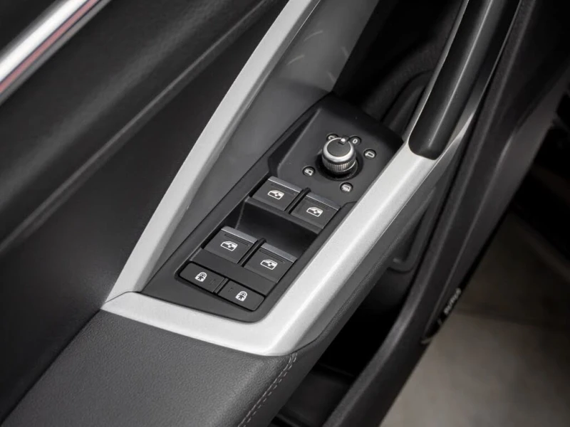 Audi Q3 Technik* 45 TFSI* АвтоКредит* (ЦЕНА ДО БГ), снимка 13 - Автомобили и джипове - 53431324