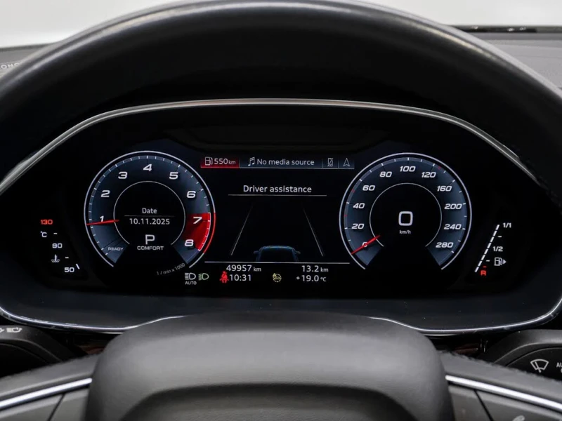 Audi Q3 Technik* 45 TFSI* АвтоКредит* (ЦЕНА ДО БГ), снимка 8 - Автомобили и джипове - 53431324