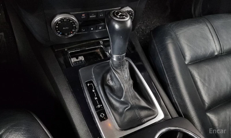 Mercedes-Benz GLK, снимка 9 - Автомобили и джипове - 53515520