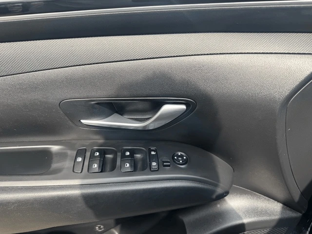 Hyundai Tucson / Essential / AWD / CARFAX / ОПЦИЯ ЗА ФИНАНСИРАНЕ, снимка 14 - Автомобили и джипове - 53298898