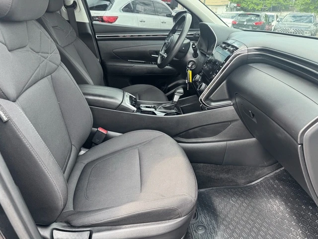 Hyundai Tucson / Essential / AWD / CARFAX / ОПЦИЯ ЗА ФИНАНСИРАНЕ, снимка 12 - Автомобили и джипове - 53298898