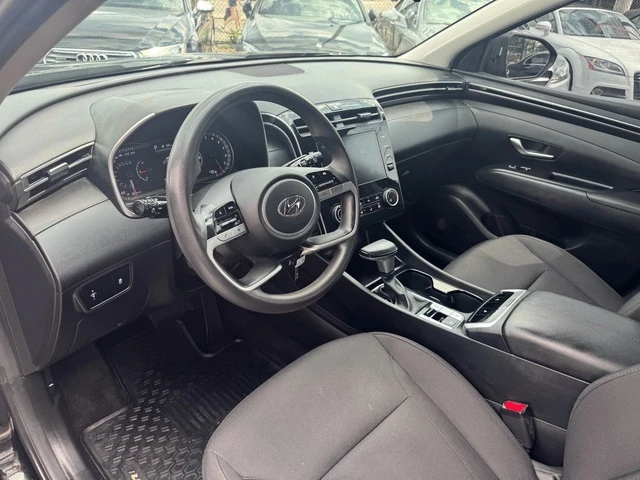 Hyundai Tucson / Essential / AWD / CARFAX / ОПЦИЯ ЗА ФИНАНСИРАНЕ, снимка 10 - Автомобили и джипове - 53298898