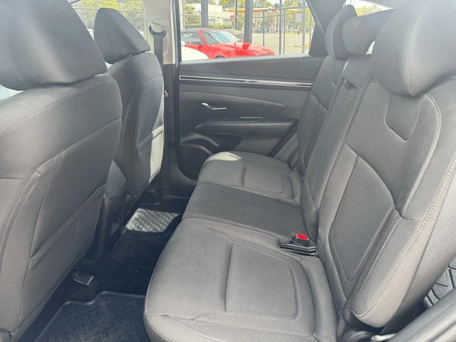 Hyundai Tucson / Essential / AWD / CARFAX / ОПЦИЯ ЗА ФИНАНСИРАНЕ, снимка 13 - Автомобили и джипове - 53298898