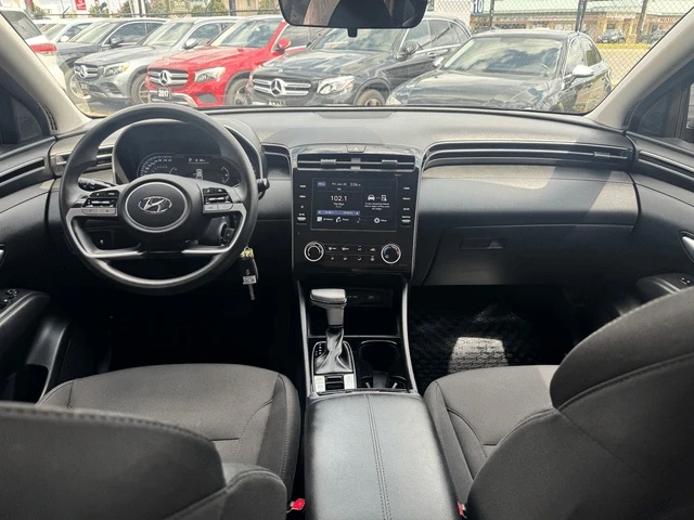 Hyundai Tucson / Essential / AWD / CARFAX / ОПЦИЯ ЗА ФИНАНСИРАНЕ, снимка 11 - Автомобили и джипове - 53298898