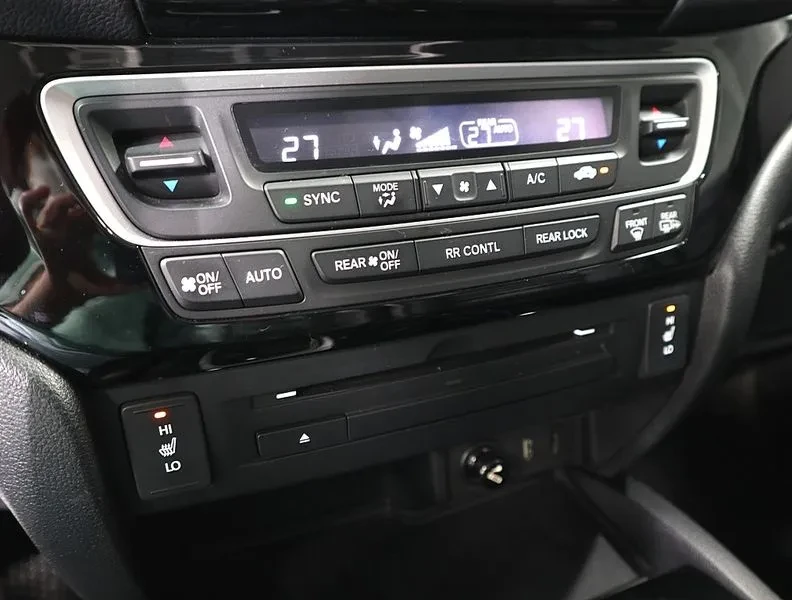 Honda Pilot  Generation 3.5, снимка 12 - Автомобили и джипове - 56566162