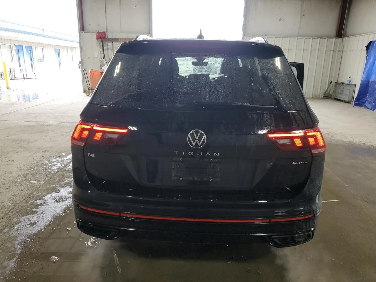 VW Tiguan SE R-LINE BLACK/КЛИП НА МОТОРА - изображение 3