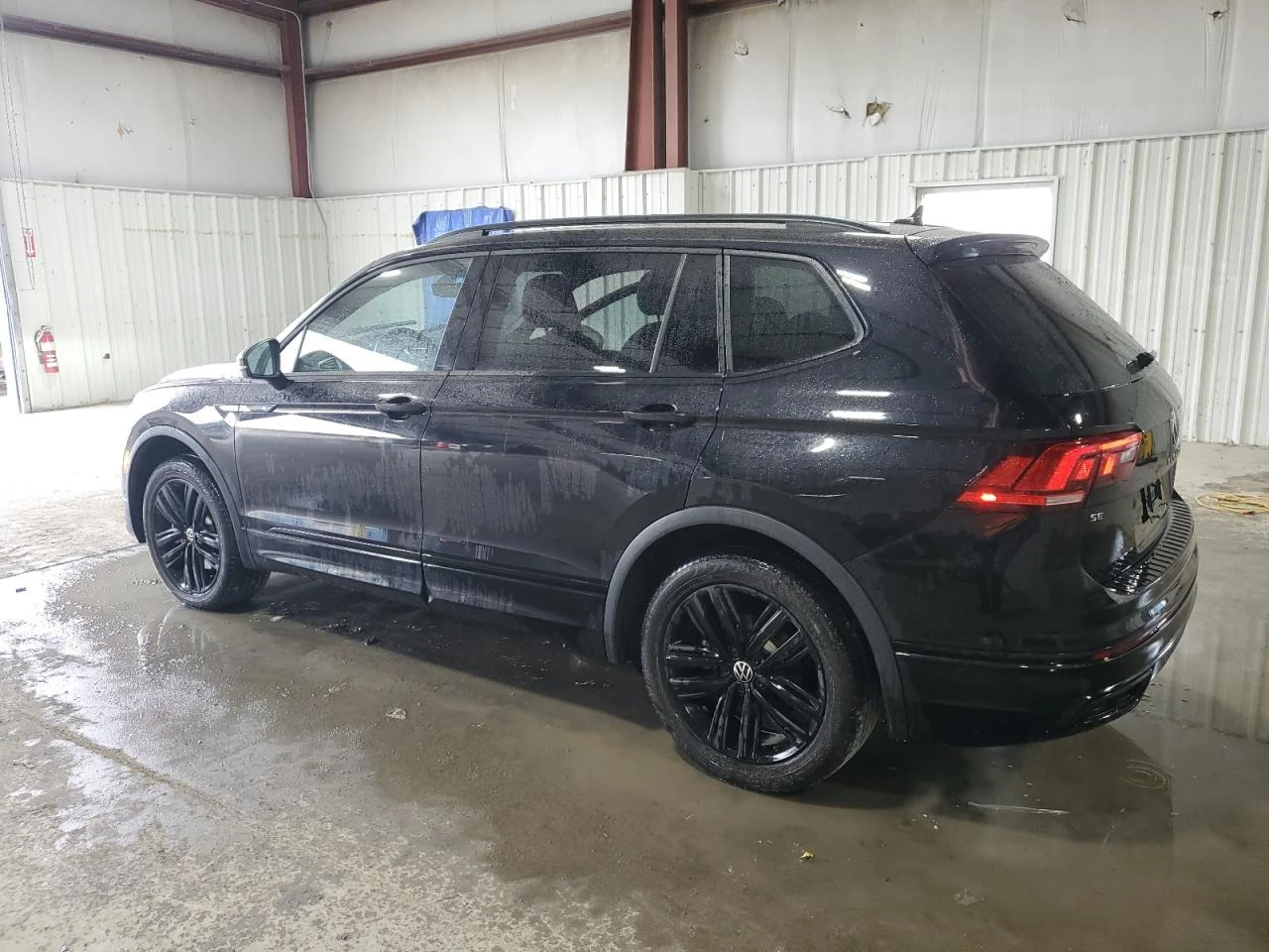 VW Tiguan SE R-LINE BLACK/КЛИП НА МОТОРА - изображение 2
