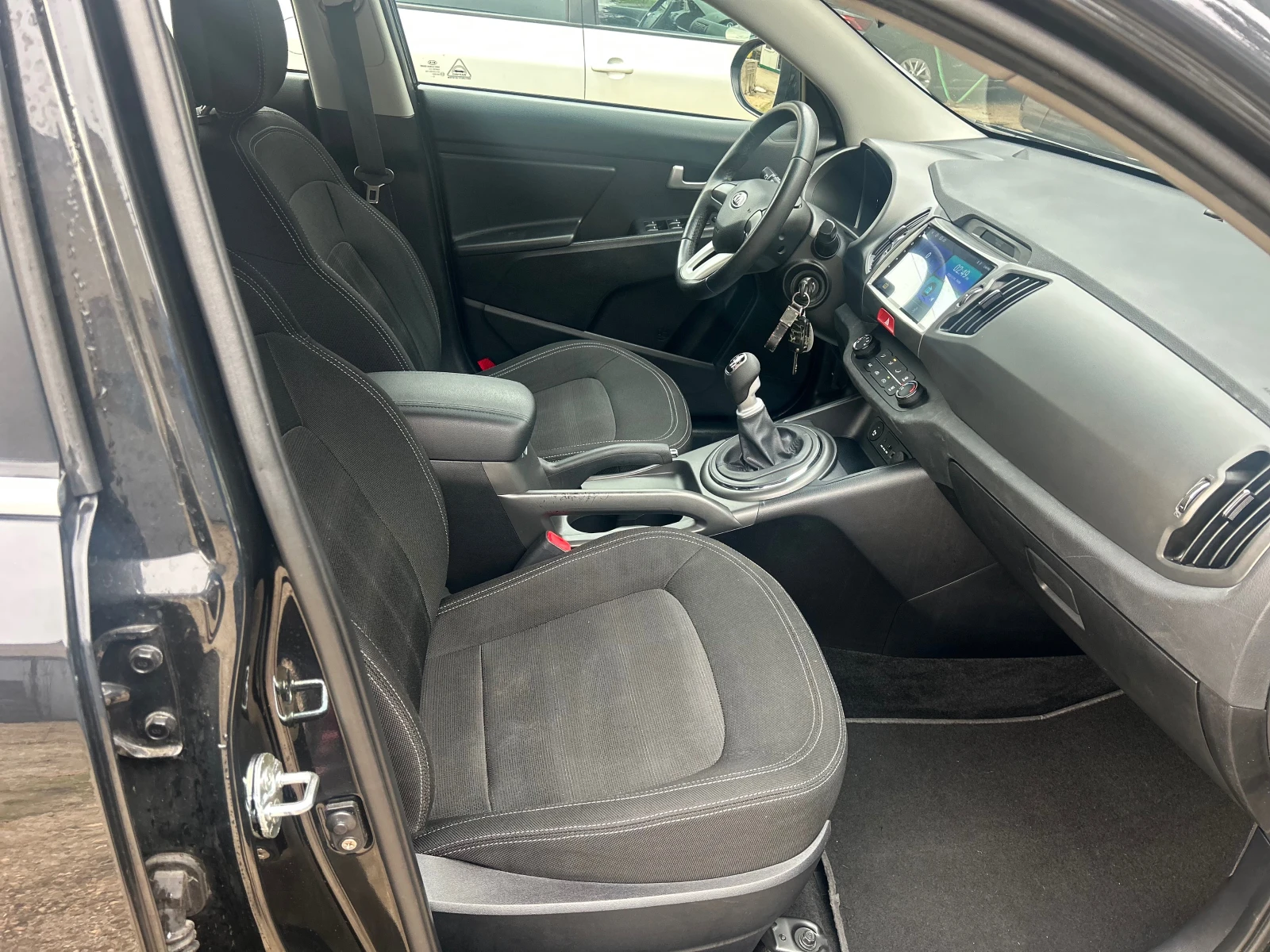 Kia Sportage 1.6i-135k.c-НАВИ-КАМЕРА-CARPLAY! - изображение 8