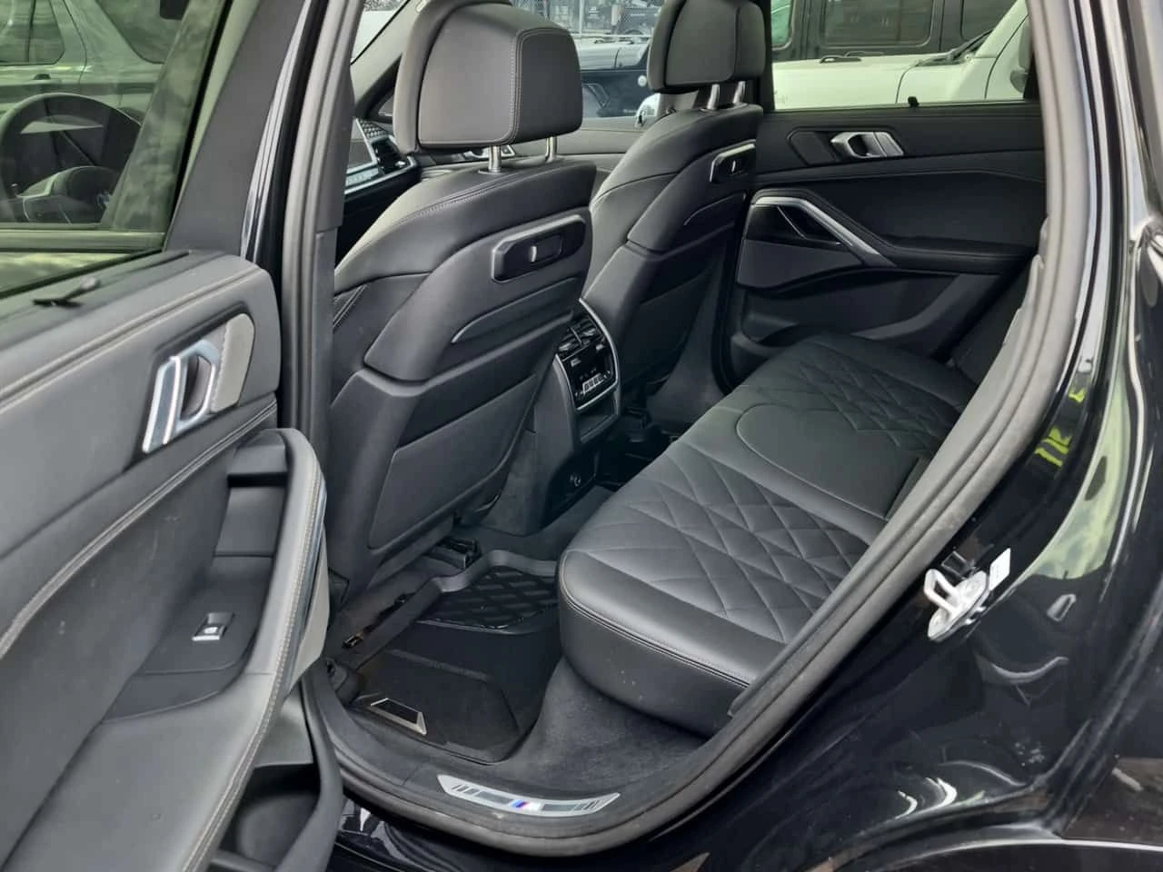 BMW X6 xDrive40i/DIS/PANO/360 CAM, снимка 8 - Автомобили и джипове - 53728858