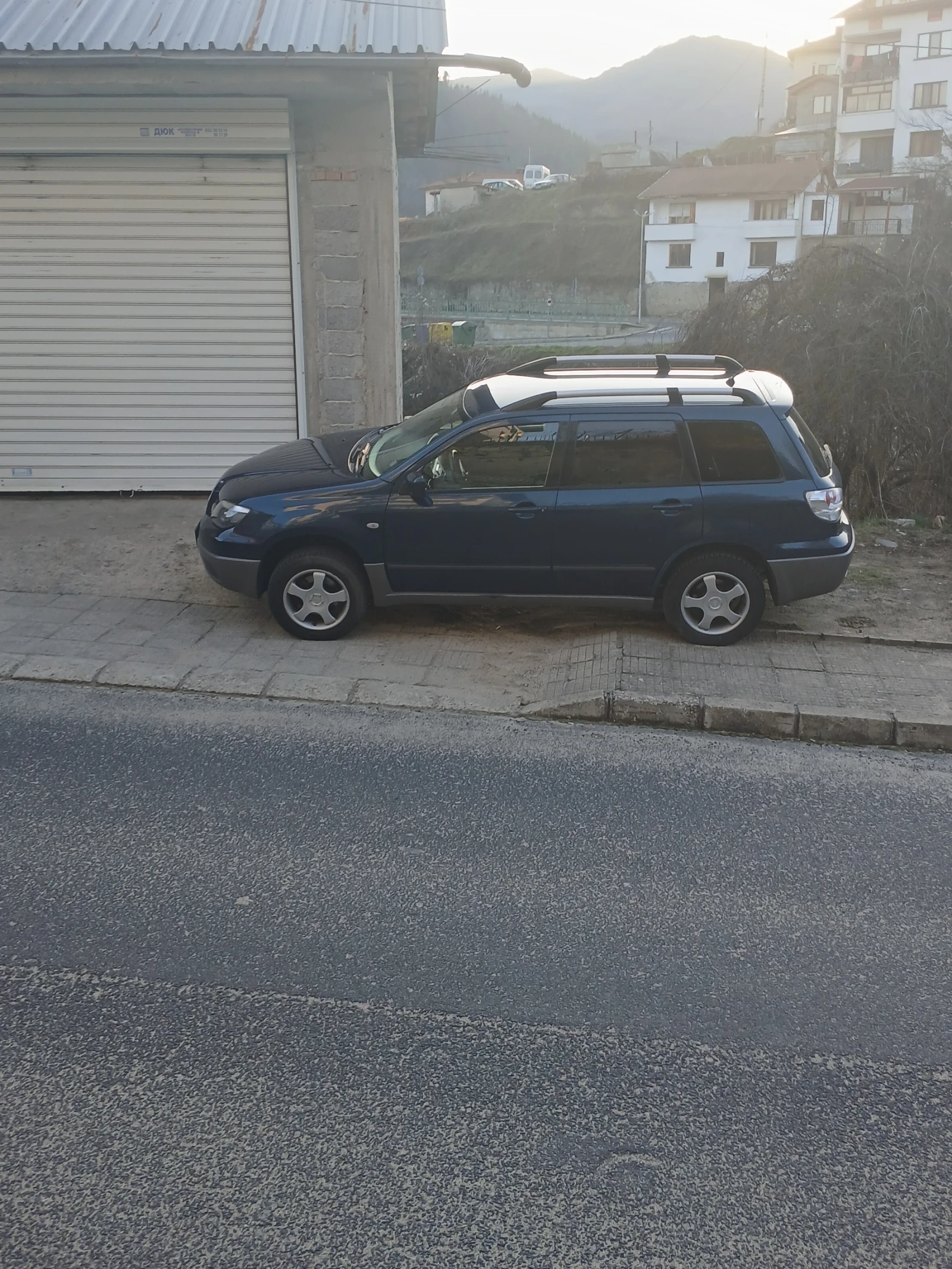 Mitsubishi Outlander, снимка 2 - Автомобили и джипове - 53911018