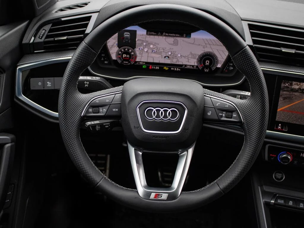 Audi Q3 Quattro* Technik* 45TFSI* АвтоКредит* (ЦЕНА ДО БГ), снимка 8 - Автомобили и джипове - 54128443