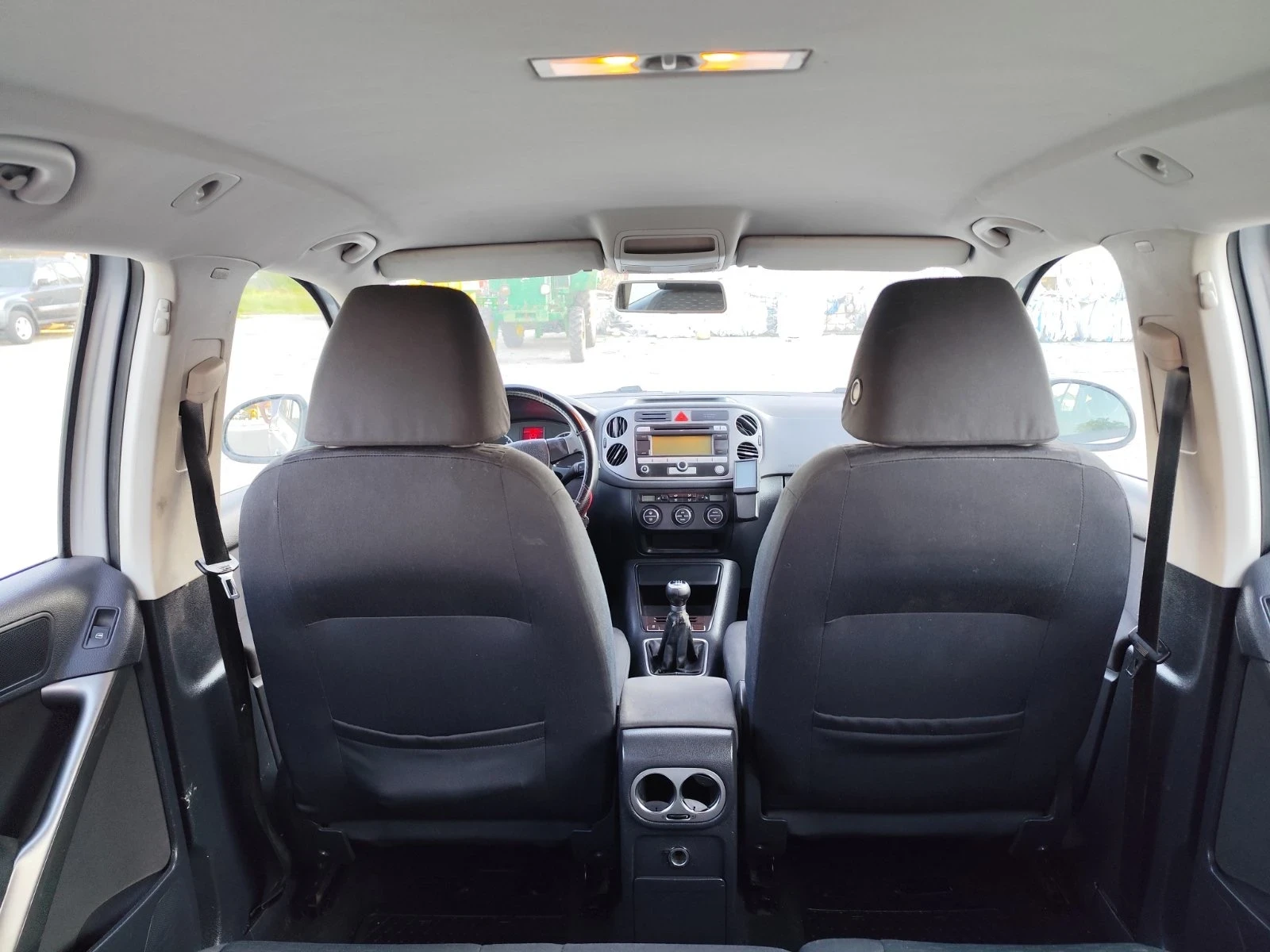VW Tiguan 2.0 TDI, снимка 10 - Автомобили и джипове - 54443907