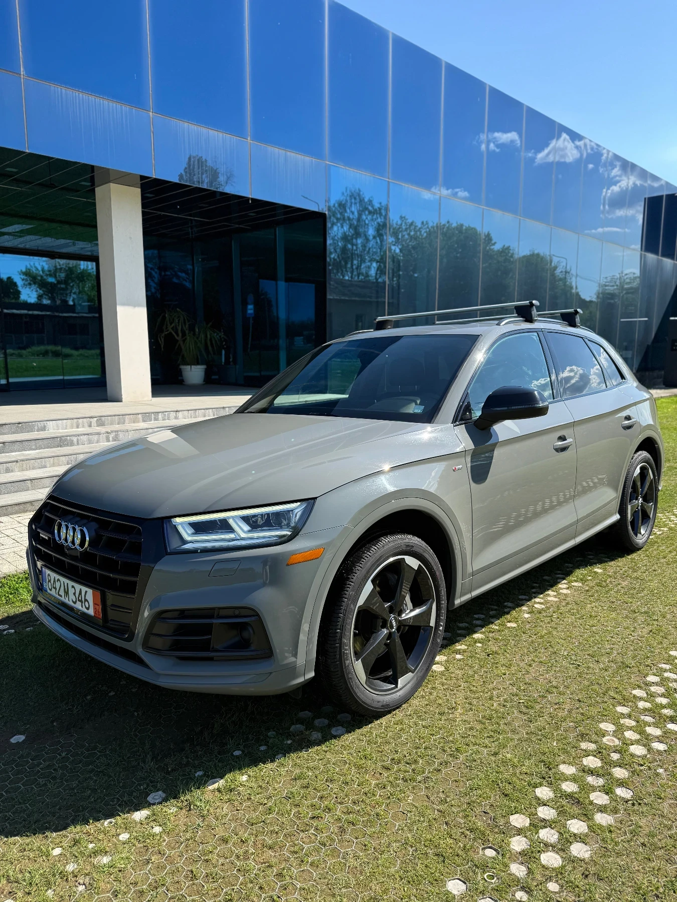 Audi Q5 S-Line Technik Nardo Grey Black Optics , снимка 3 - Автомобили и джипове - 54444636
