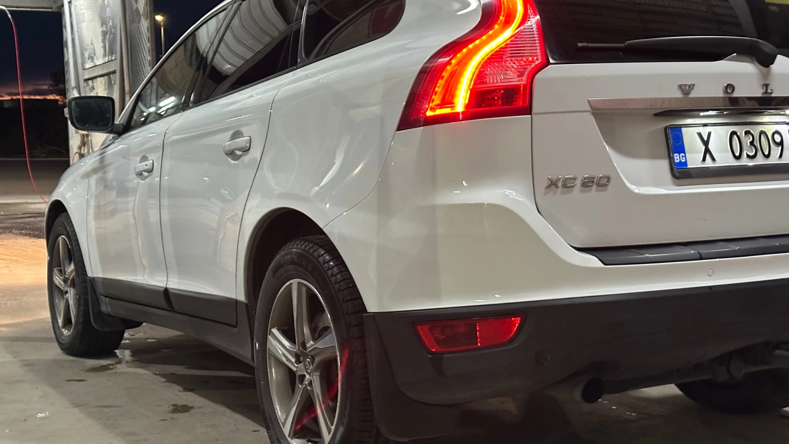 Volvo XC60 D5, снимка 9 - Автомобили и джипове - 55363467