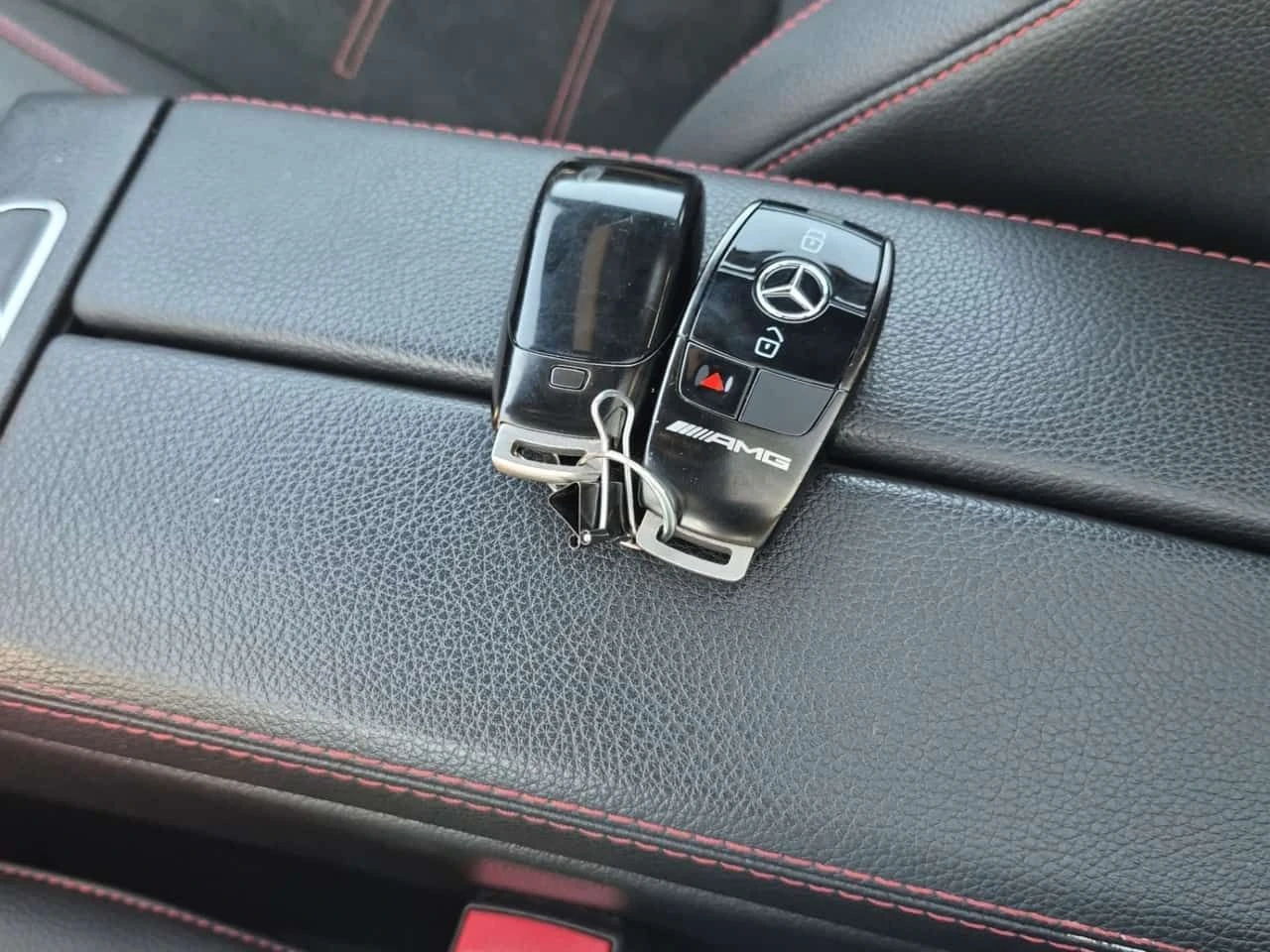 Mercedes-Benz GLB35AMG CARFAX/2 Ключа/360 Кам/Алкантара/Подгрев/Burmester, снимка 8 - Автомобили и джипове - 55437911