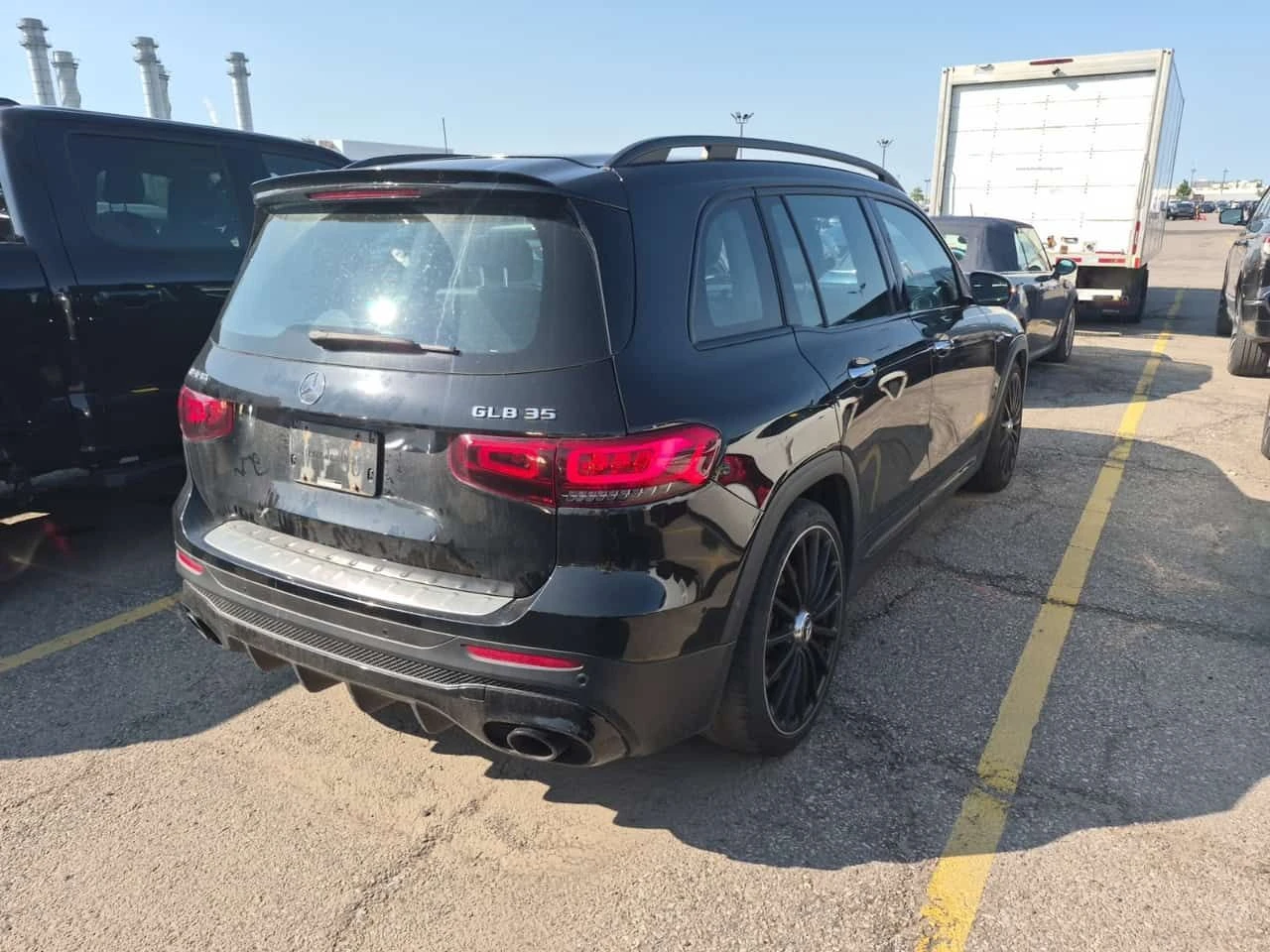 Mercedes-Benz GLB35AMG CARFAX/2 Ключа/360 Кам/Алкантара/Подгрев/Burmester, снимка 3 - Автомобили и джипове - 55437911