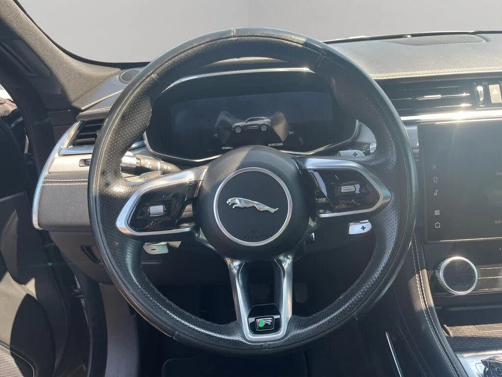 Jaguar F-PACE P400* R-DYNAMIC S* DISTRONIC* ОБДУХ* КРАЙНА ЦЕНА, снимка 11 - Автомобили и джипове - 56004836