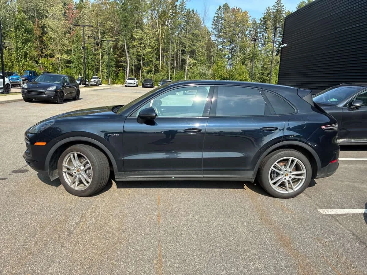 Porsche Cayenne * E Hybrid * DISTRONIC* BOSE* ОБДУХВАНЕ* , снимка 2 - Автомобили и джипове - 56182645