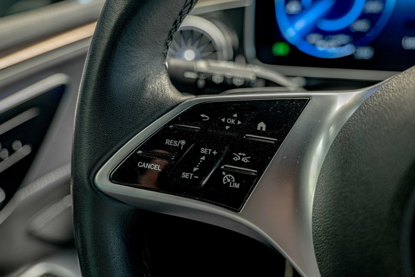 Mercedes-Benz EQE 300/SUV/100kWh/Night Packet/Подгрев/Камера/PRE-SAF, снимка 9 - Автомобили и джипове - 56225715