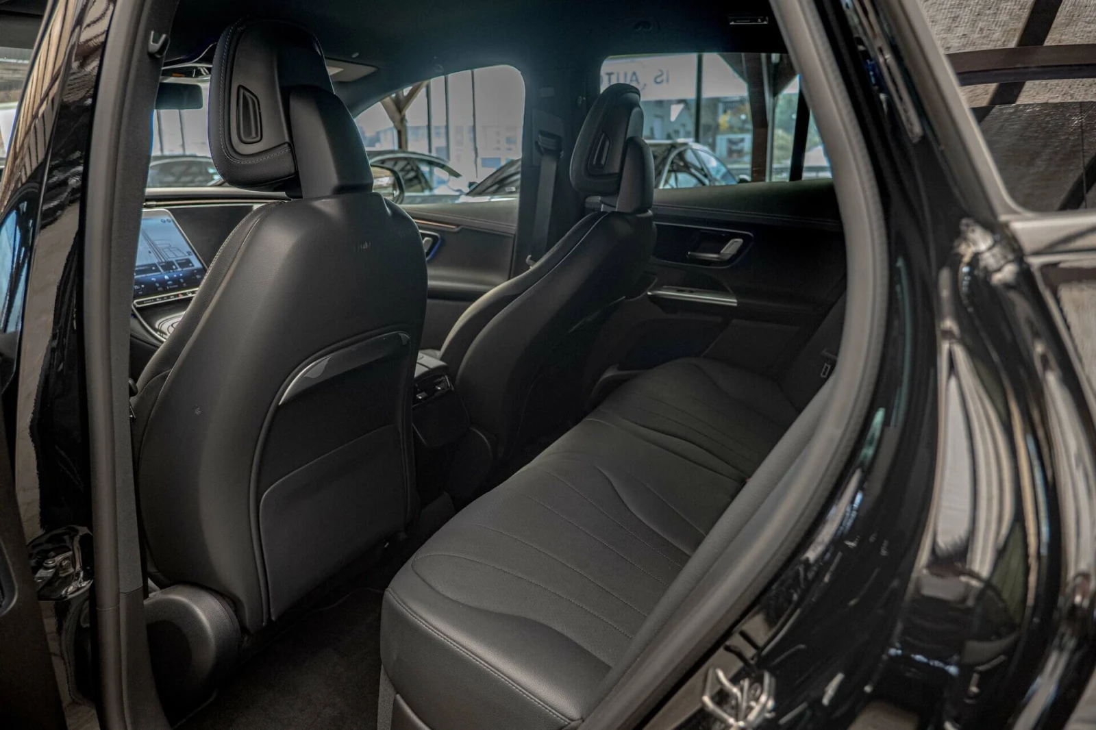 Mercedes-Benz EQE 300/SUV/100kWh/Night Packet/Подгрев/Камера/PRE-SAF, снимка 8 - Автомобили и джипове - 56225715