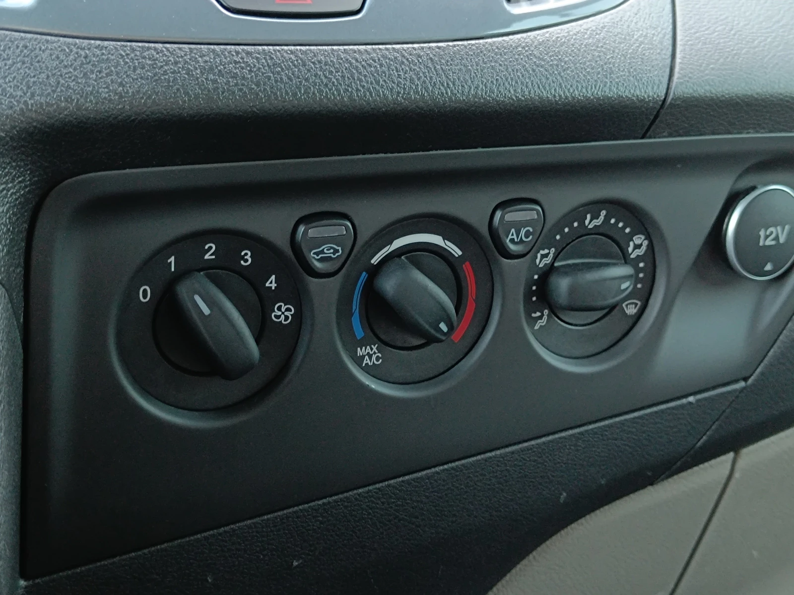 Ford Transit Custom 2.0 TDCi | N1 L1 290 | 6  |  | Mobile.bg   14