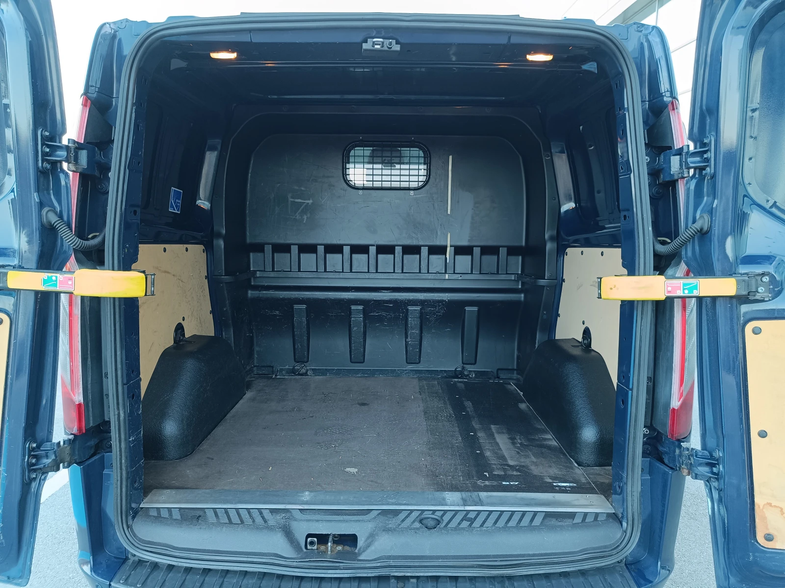 Ford Transit Custom 2.0 TDCi | N1 L1 290 | 6 местен |  - изображение 7