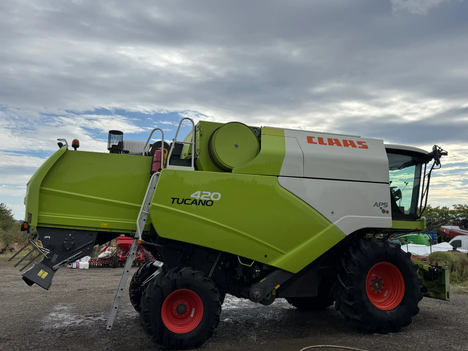 Комбайн Claas Tucano 420 - изображение 2