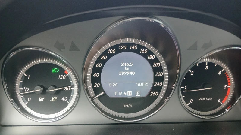 Mercedes-Benz C 220 2.2 CDI, снимка 10 - Автомобили и джипове - 49560409