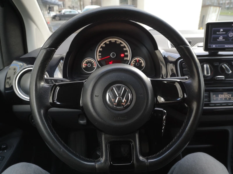 VW Up, снимка 13 - Автомобили и джипове - 48953428