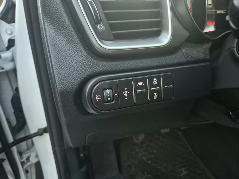 Kia XCeed 1.0 Comfort, снимка 11 - Автомобили и джипове - 52426444