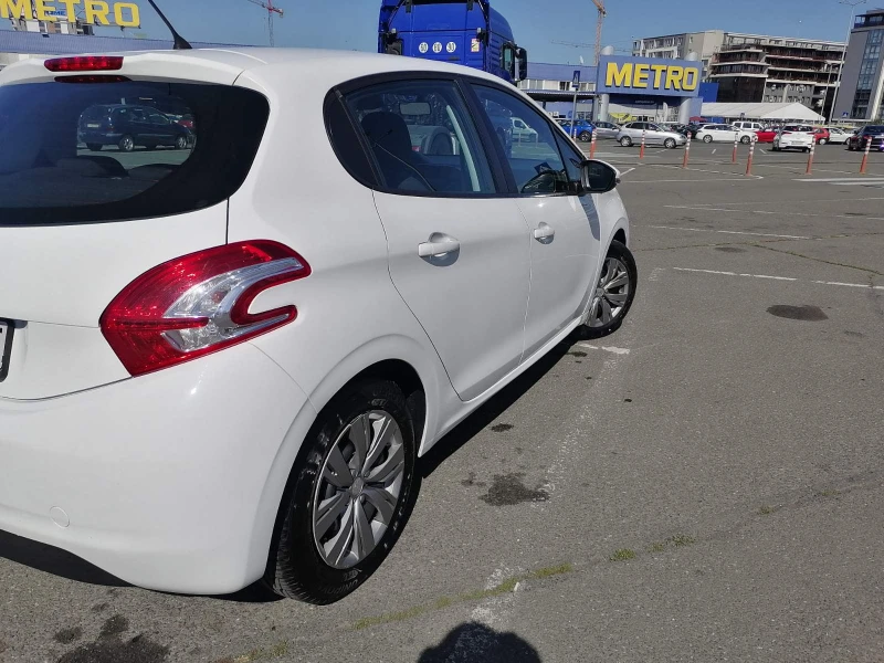 Peugeot 208, снимка 5 - Автомобили и джипове - 53470524