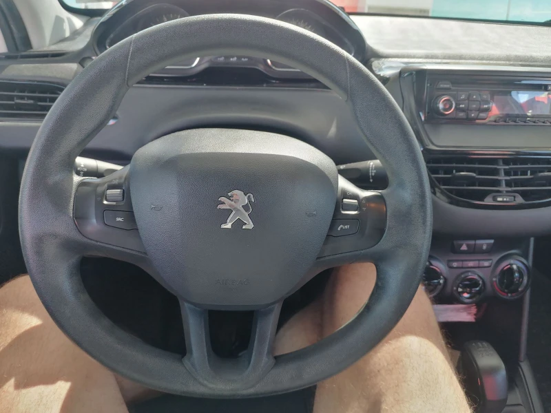 Peugeot 208, снимка 15 - Автомобили и джипове - 53470524