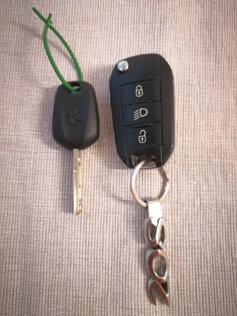 Peugeot 208, снимка 9 - Автомобили и джипове - 53470524