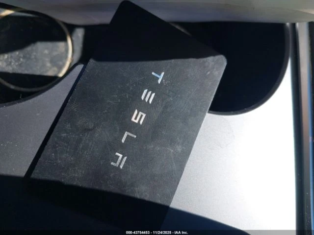 Tesla Model Y LONG RANGE DUAL MOTOR AWD, снимка 9 - Автомобили и джипове - 53285035